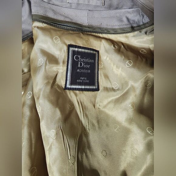 Christain Dior   - Picture 3 of 16